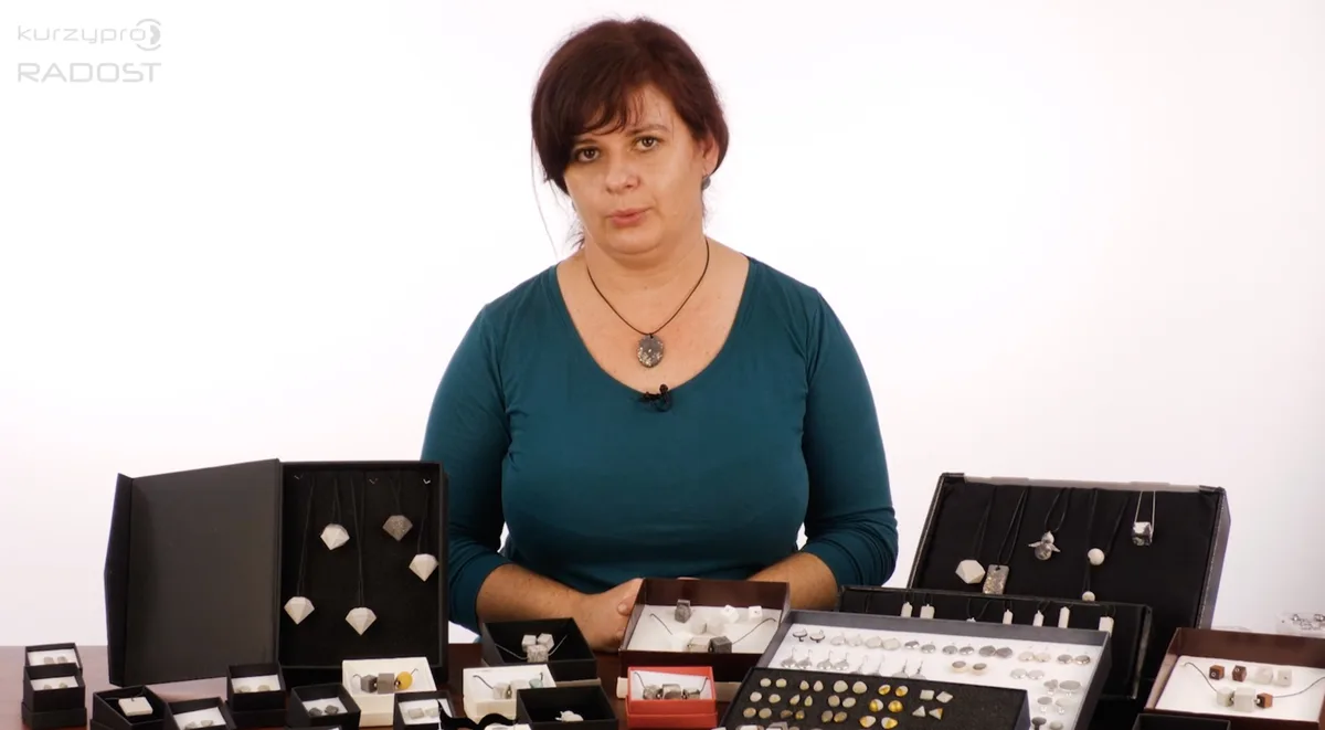 Hana Kylarová: Kurz výroby betonových šperků (recenze + 4 videa zdarma)