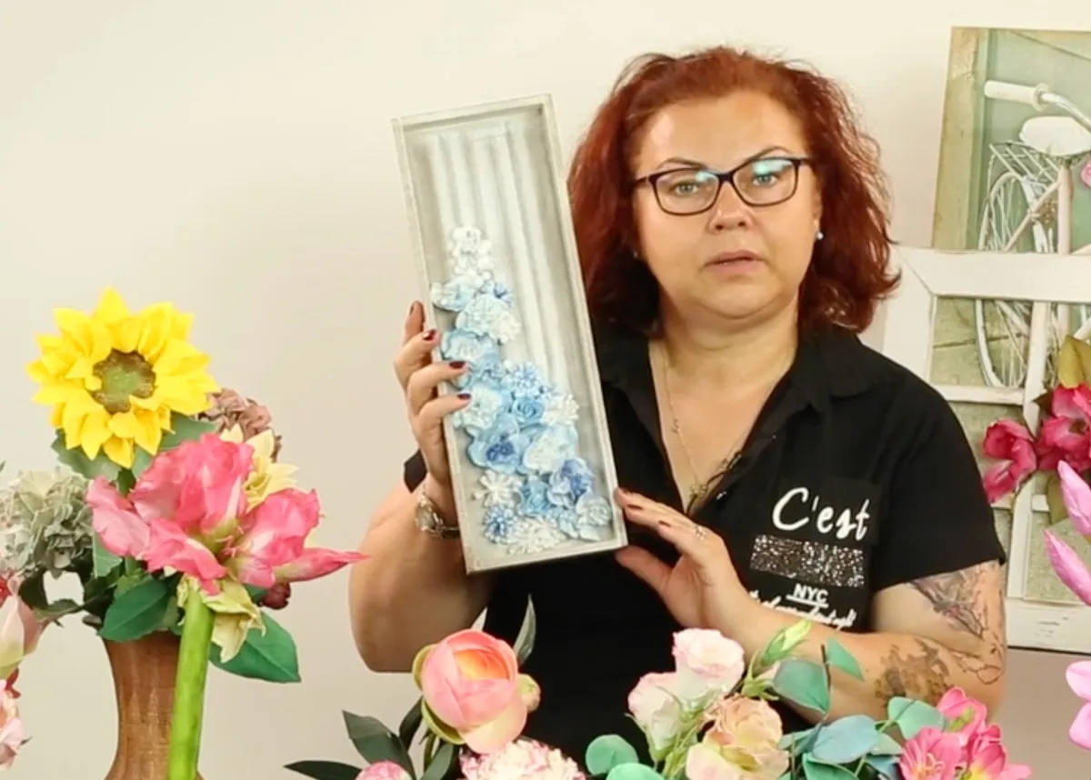 Jana Povalová: Tvoříme z foamiranu, ukázka hotových květin z pěnovky