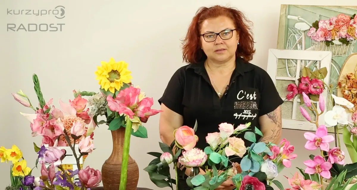 Jana Povalová: Tvoříme z foamiranu (recenze + videa zdarma)