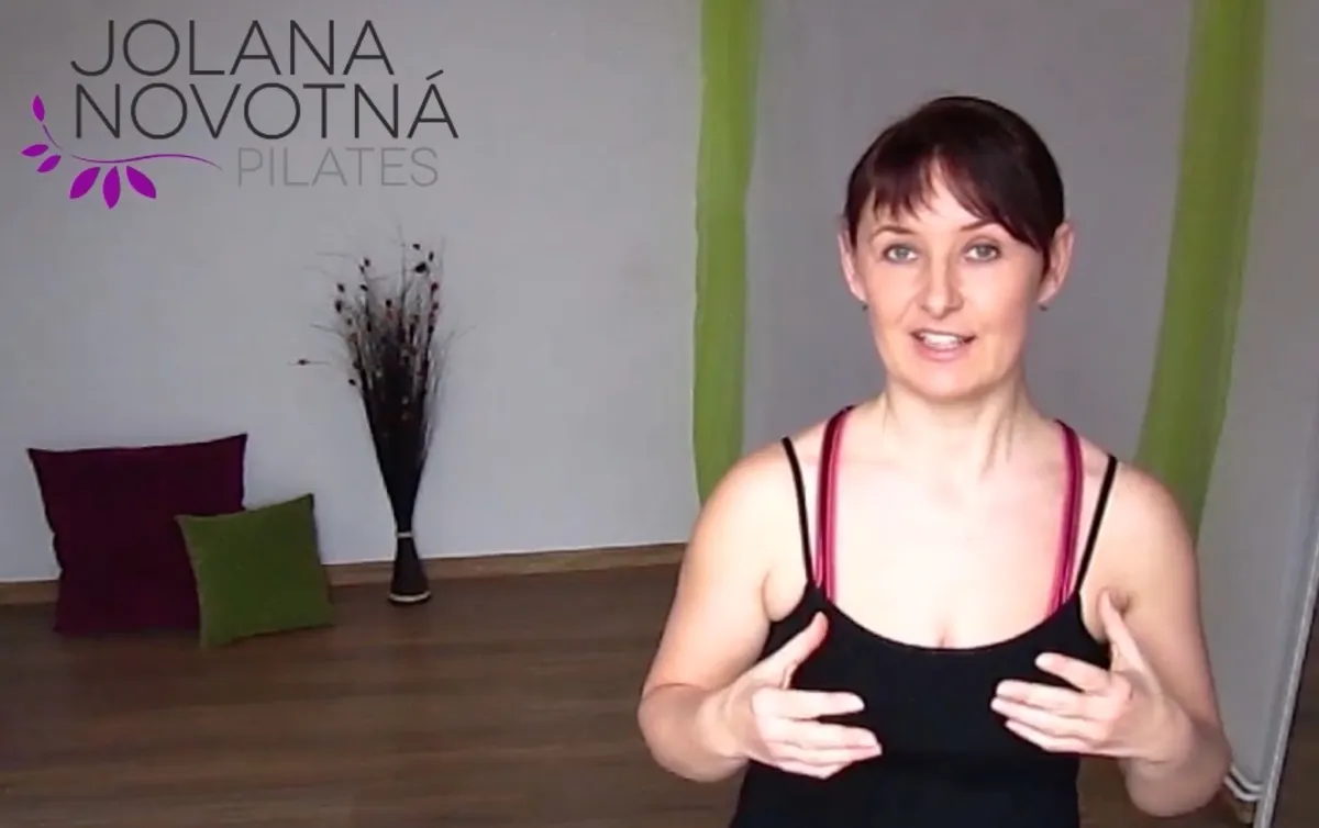 Cviky pilates pro zapojení hlubokého svalstva v kurzu Jolany Novotné
