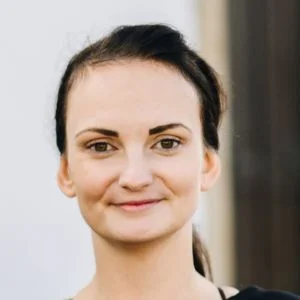 Adéla Trlidová, lektorka online kurzu vyšívání dutou jehlou