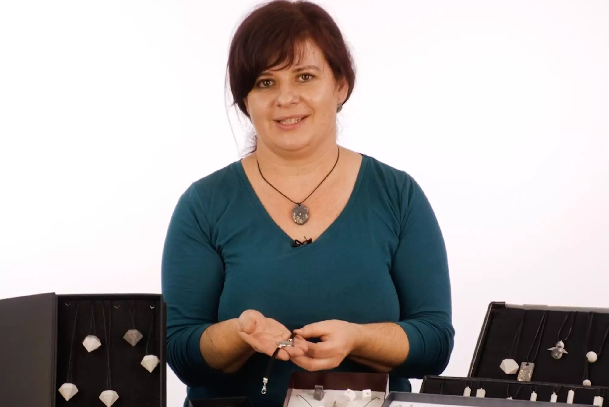 Hana Kylarová: Kurz výroby betonových šperků
